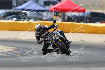 media/Apr-10-2022-SoCal Trackdays (Sun) [[f104b12566]]/Turn 2 (1135am)/